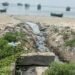 கீழக்கரை கடலில் கலக்கும் கழிவுநீர் – பொதுசுகாதாரத்துக்கும் கடல் வளத்துக்கும் பெரும் ஆபத்து! சுற்றுப்புற சூழல் ஆர்வலர்கள் கவலை!